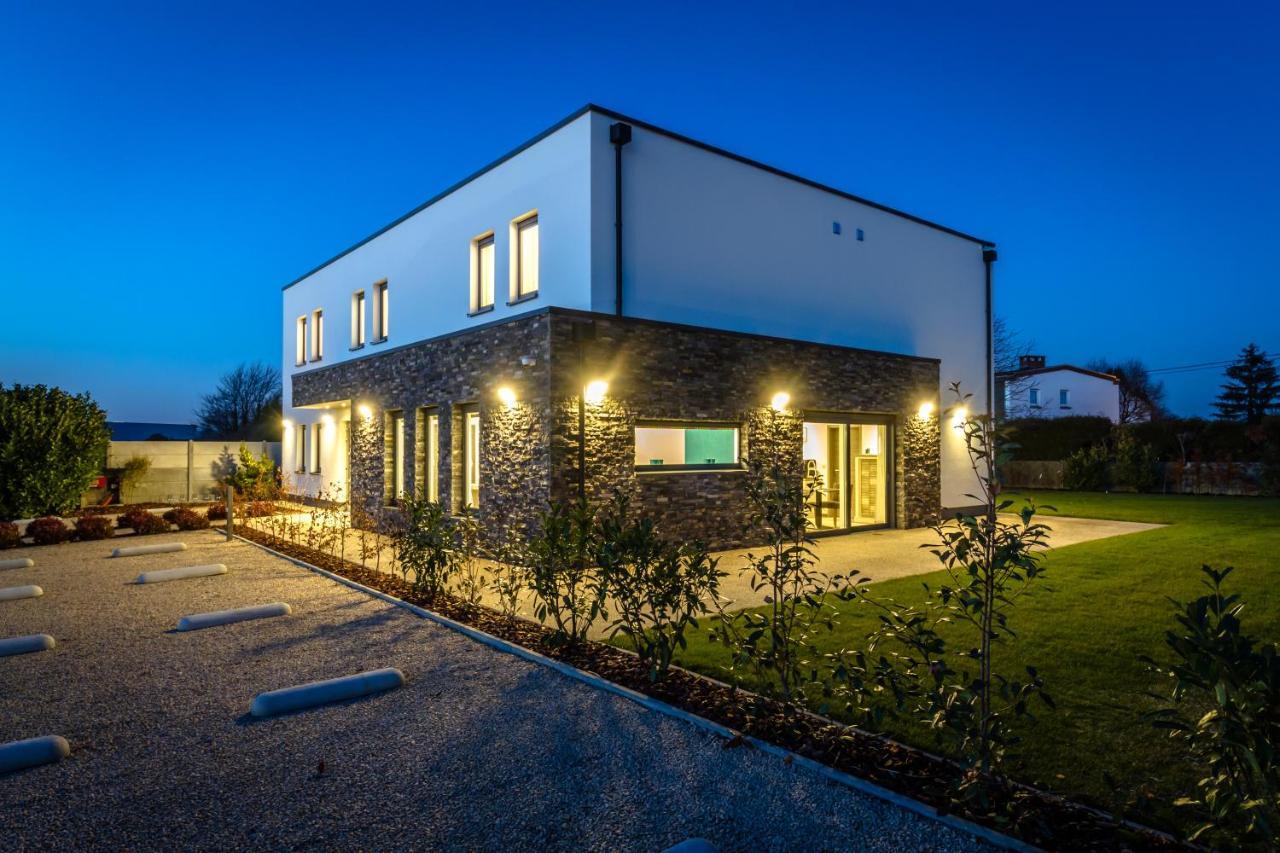 Manavahotel Herstal Exteriör bild